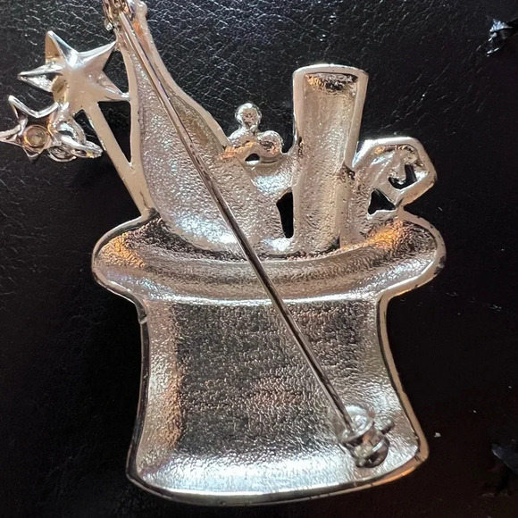 New Year Celebration Brooch - Picture 2 of 2